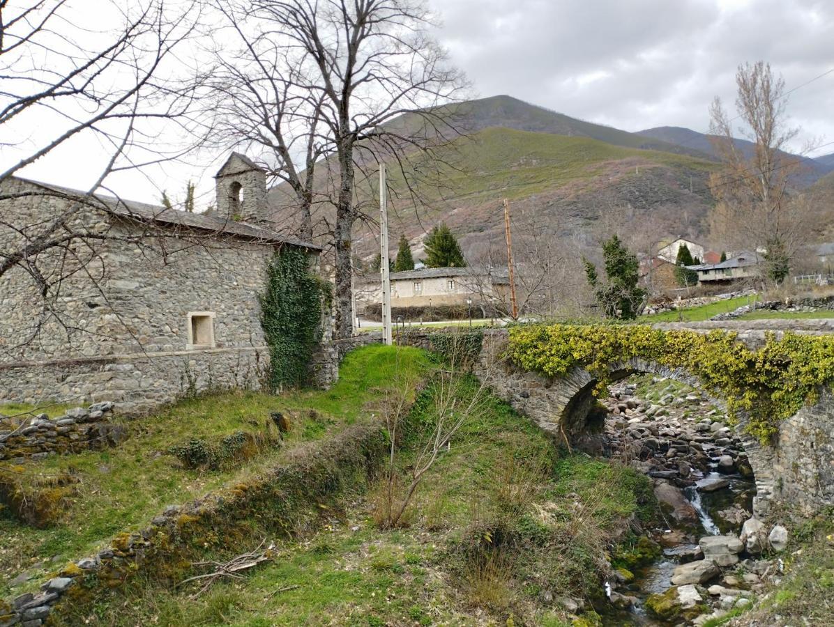 CAMPING LA ZARAPICA - Palacios del Sil Exterior foto