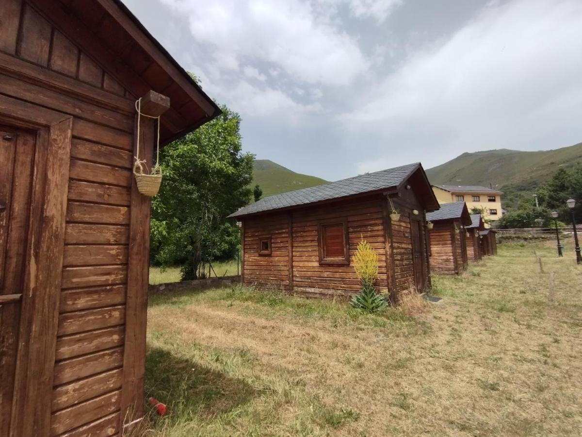 CAMPING LA ZARAPICA - Palacios del Sil Exterior foto
