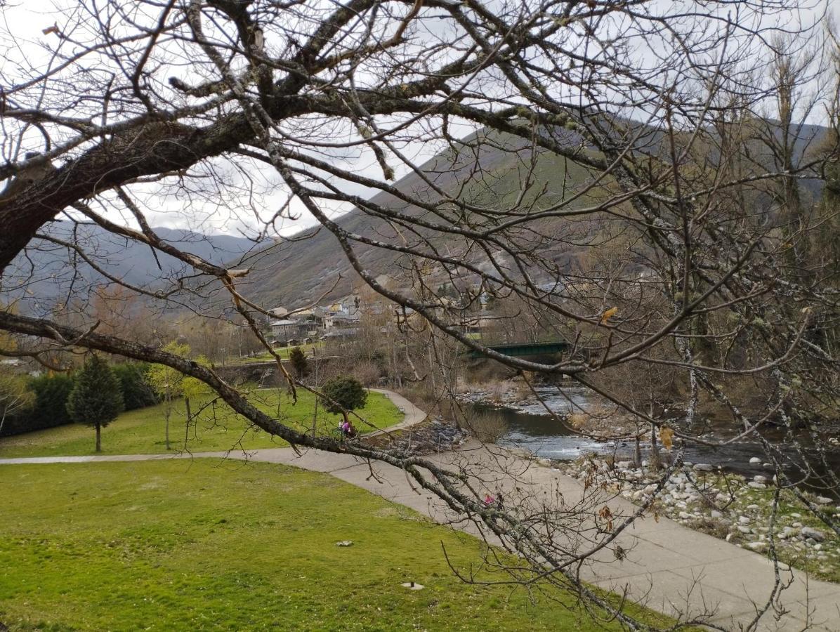 CAMPING LA ZARAPICA - Palacios del Sil Exterior foto