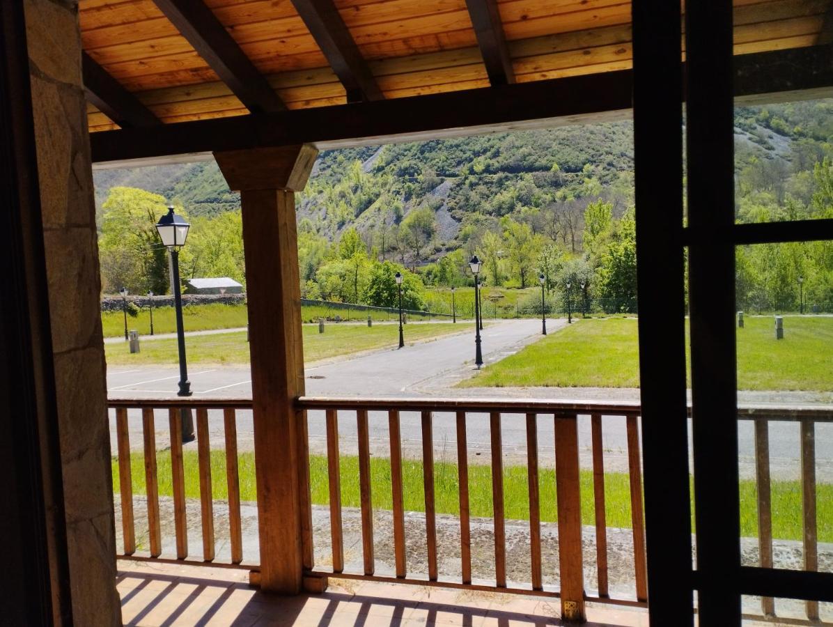 CAMPING LA ZARAPICA - Palacios del Sil Exterior foto
